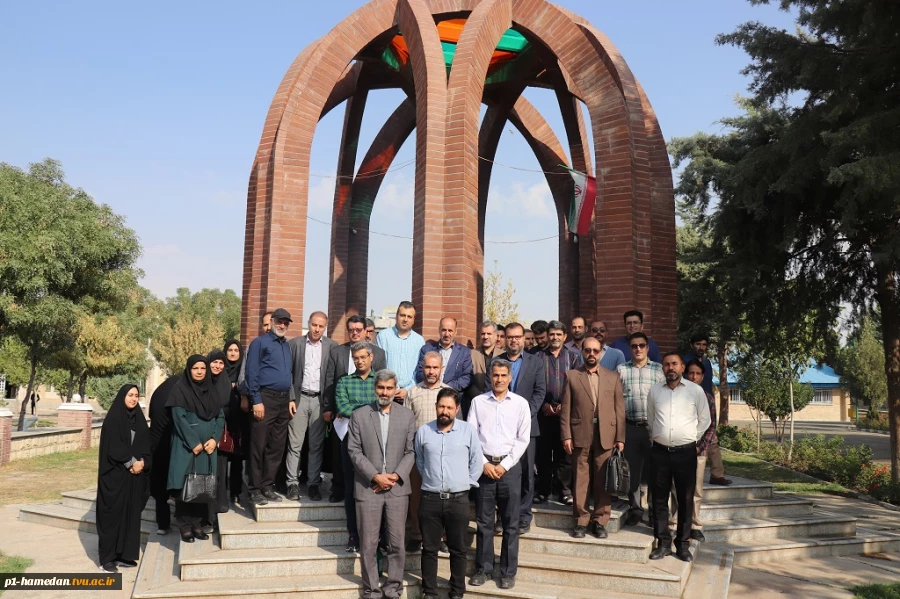 مراسم بزرگداشت هفته دفاع مقدس با حضور راوی هشت سال جنگ تحمیلی دردانشکده شهید مفتح برگزار شد 6