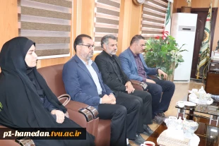 در هفته نیروی انتظامی، رئیس دانشگاه فنی و حرفه ای استان با فرمانده انتظامی همدان دیدار و گفتگو کرد 4