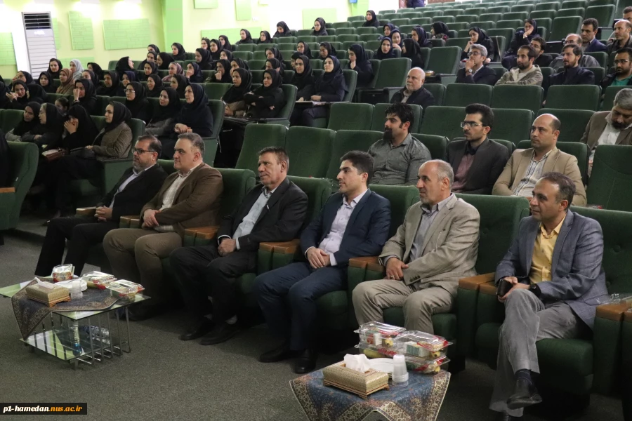 مراسم گرامیداشت مقام شامخ استاد و تقدیر از اساتید سرآمد دانشگاه ملی مهارت استان همدان برگزار شد 7