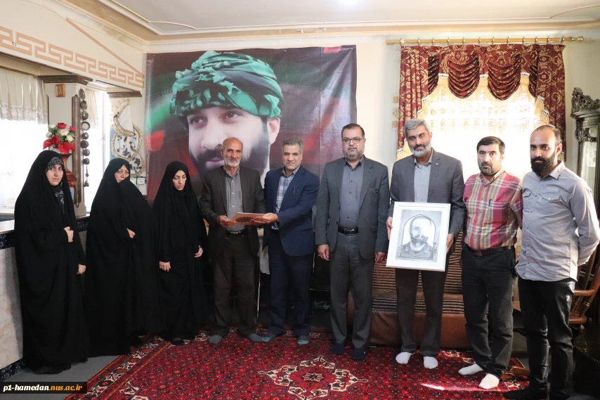 به مناسبت هفته دفاع مقدس صورت گرفت:
دیدار جمعی از مسئولین دانشگاه ملی مهارت استان همدان با خانواده شهید فرشید کریمی